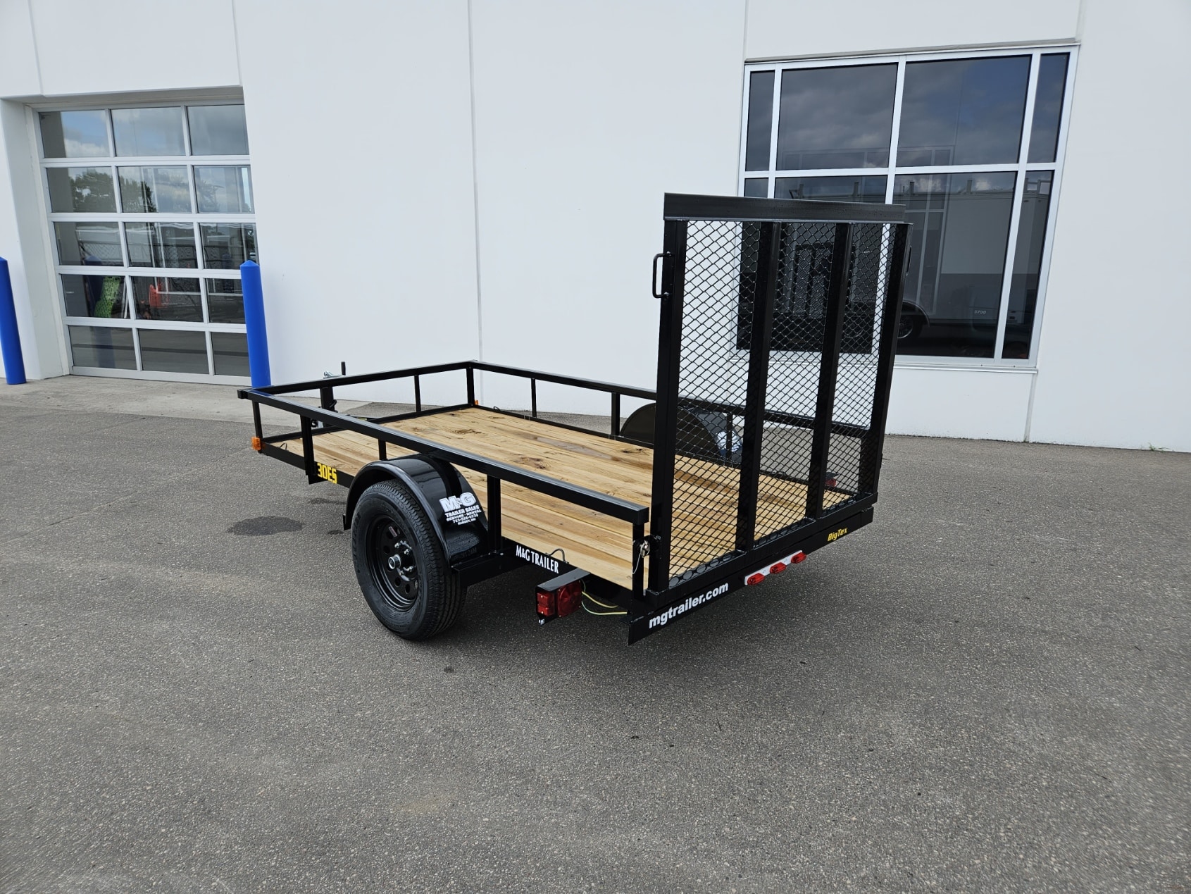 30ES-10 60X10 Rail Side Utility Trailer - M&G Trailer